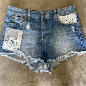 Guess Distressed Denim Shorts With Embellishments, Size 26